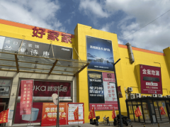 商场紧邻荣乐中城市道